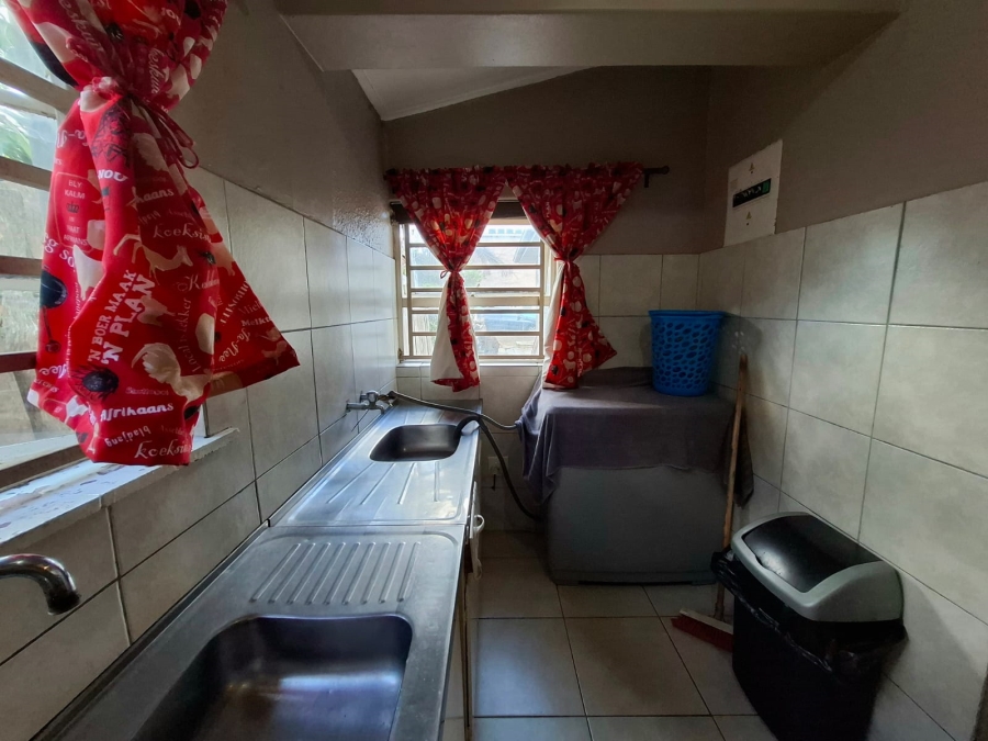 4 Bedroom Property for Sale in Oakdale Western Cape